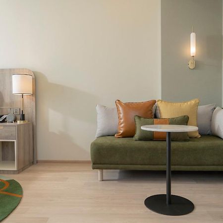 Staybridge Suites Bangkok Sukhumvit By Ihg Экстерьер фото
