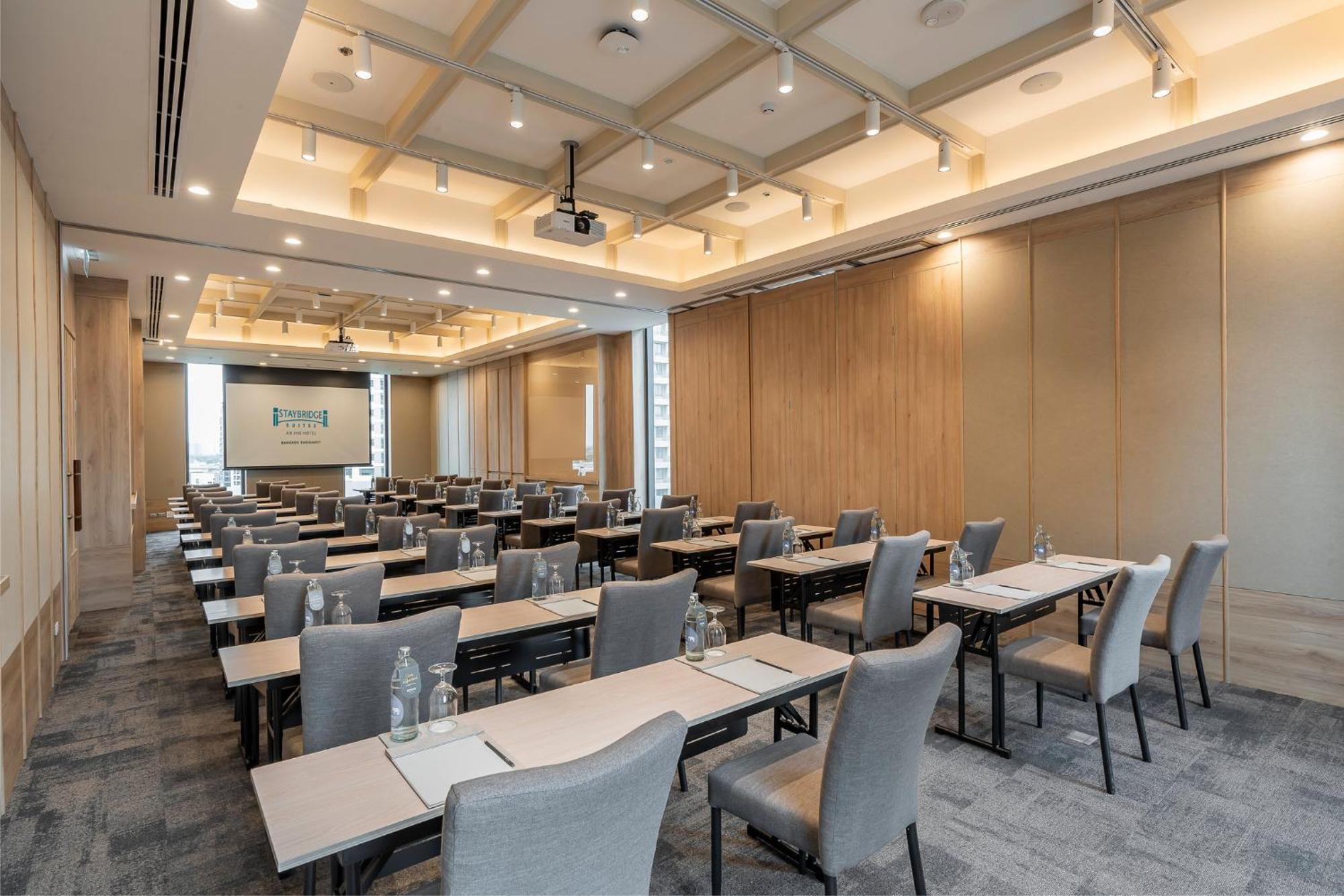 Staybridge Suites Bangkok Sukhumvit By Ihg Экстерьер фото