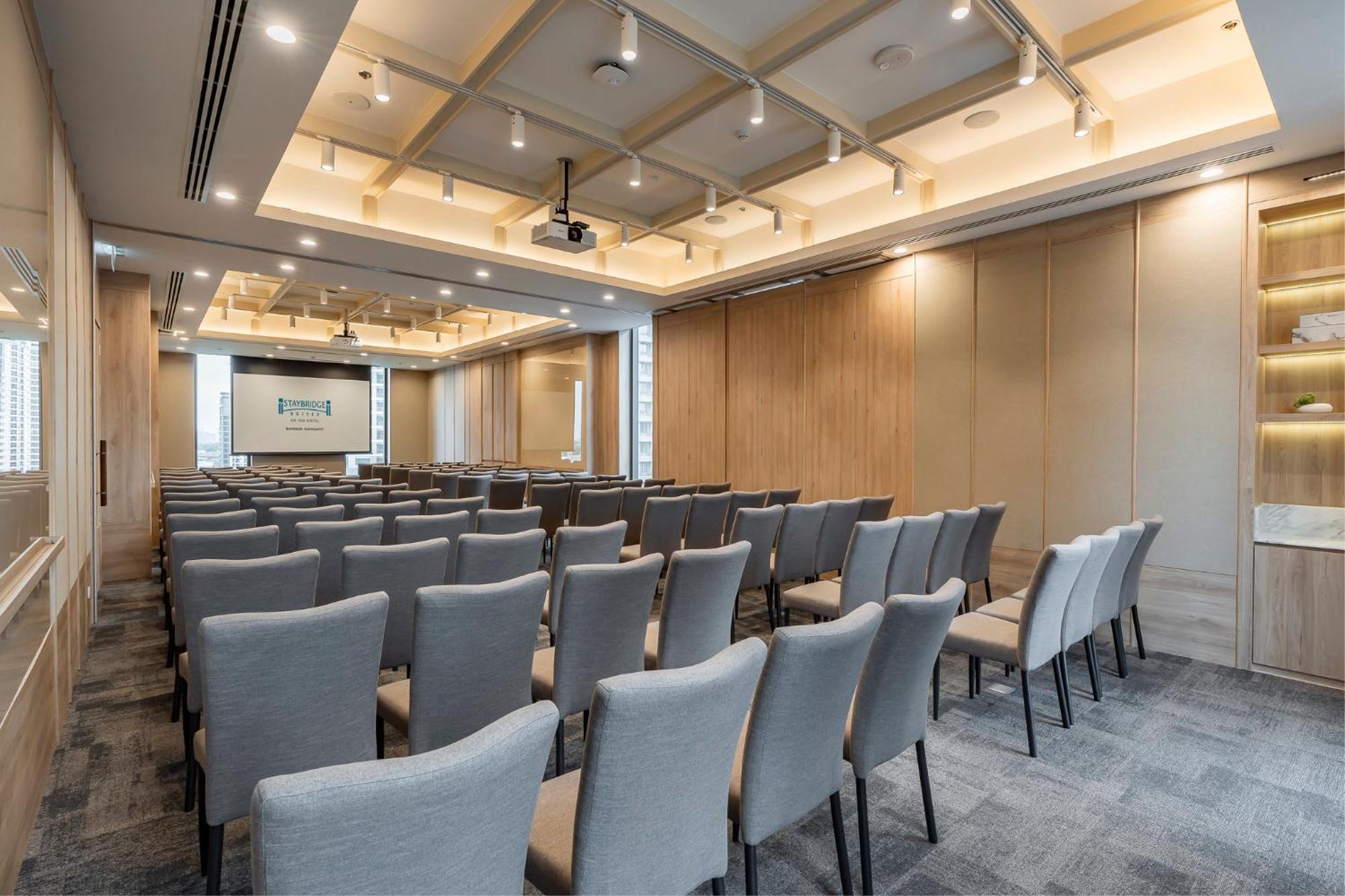 Staybridge Suites Bangkok Sukhumvit By Ihg Экстерьер фото