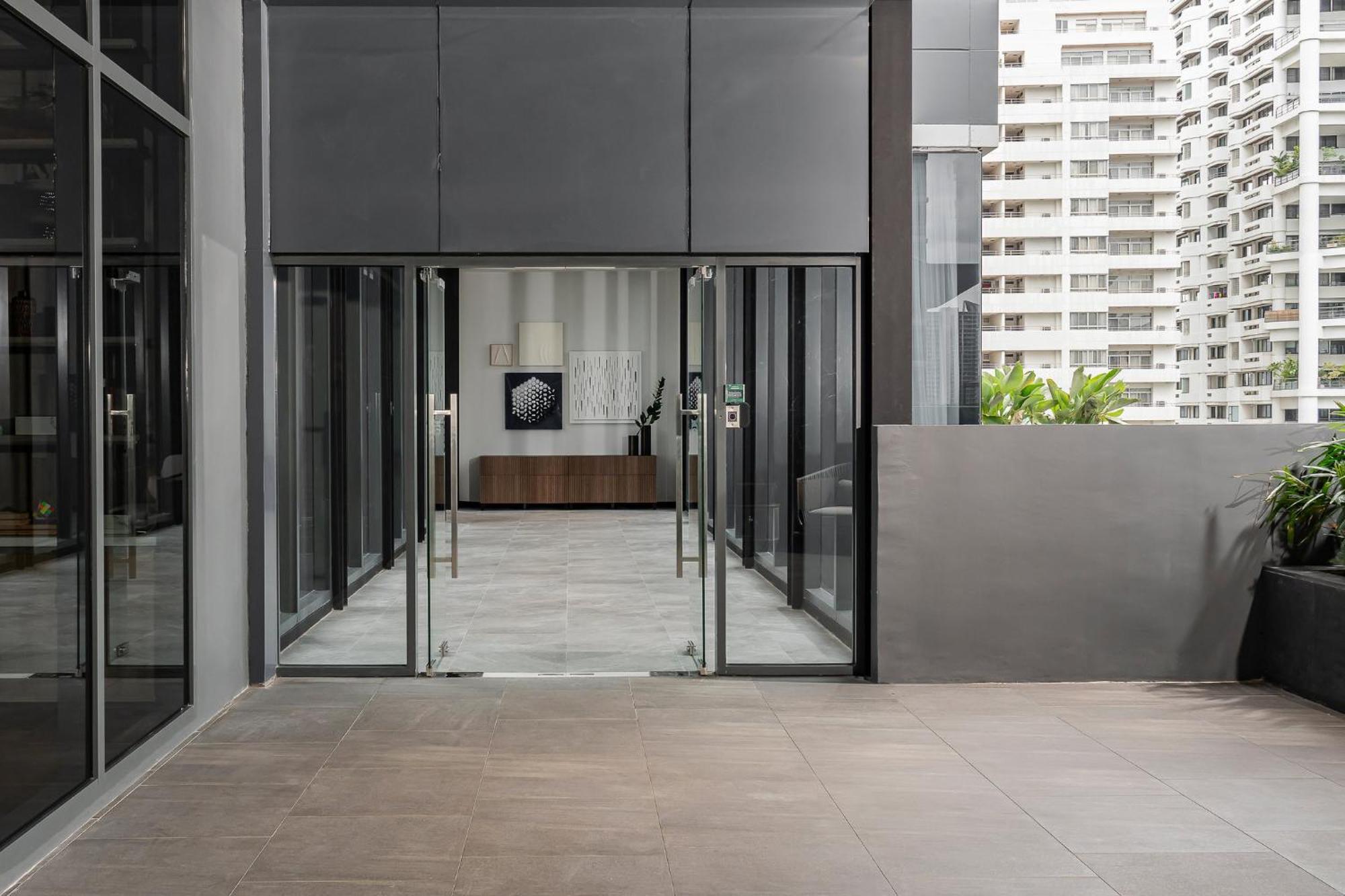 Staybridge Suites Bangkok Sukhumvit By Ihg Экстерьер фото