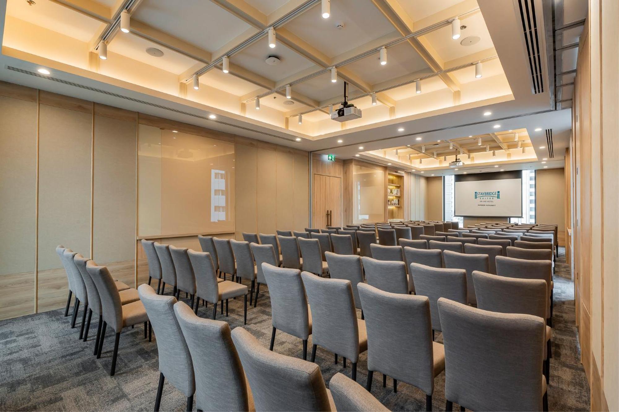 Staybridge Suites Bangkok Sukhumvit By Ihg Экстерьер фото