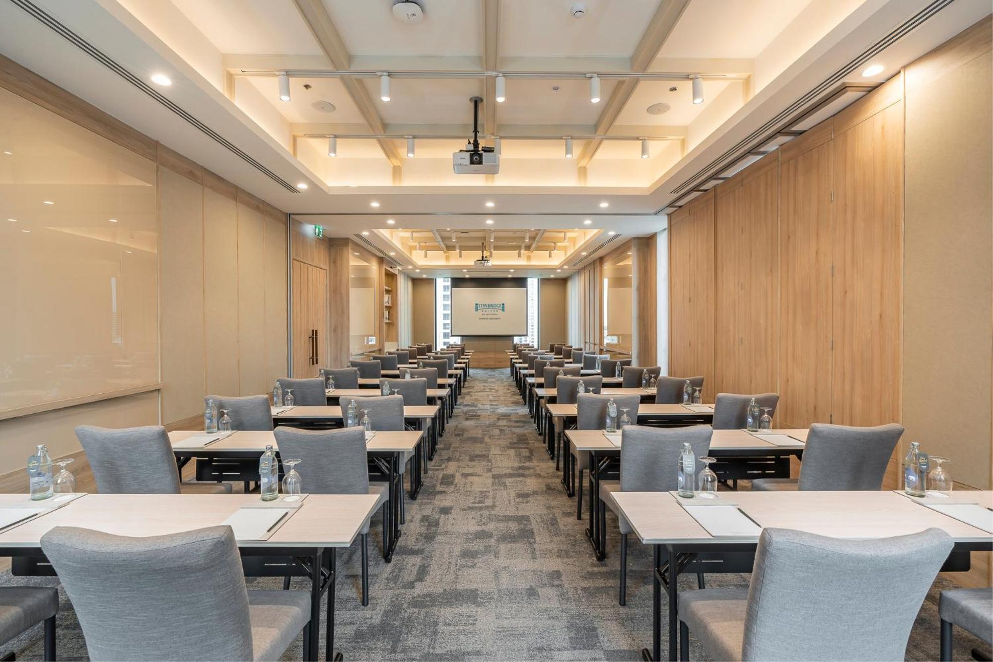 Staybridge Suites Bangkok Sukhumvit By Ihg Экстерьер фото