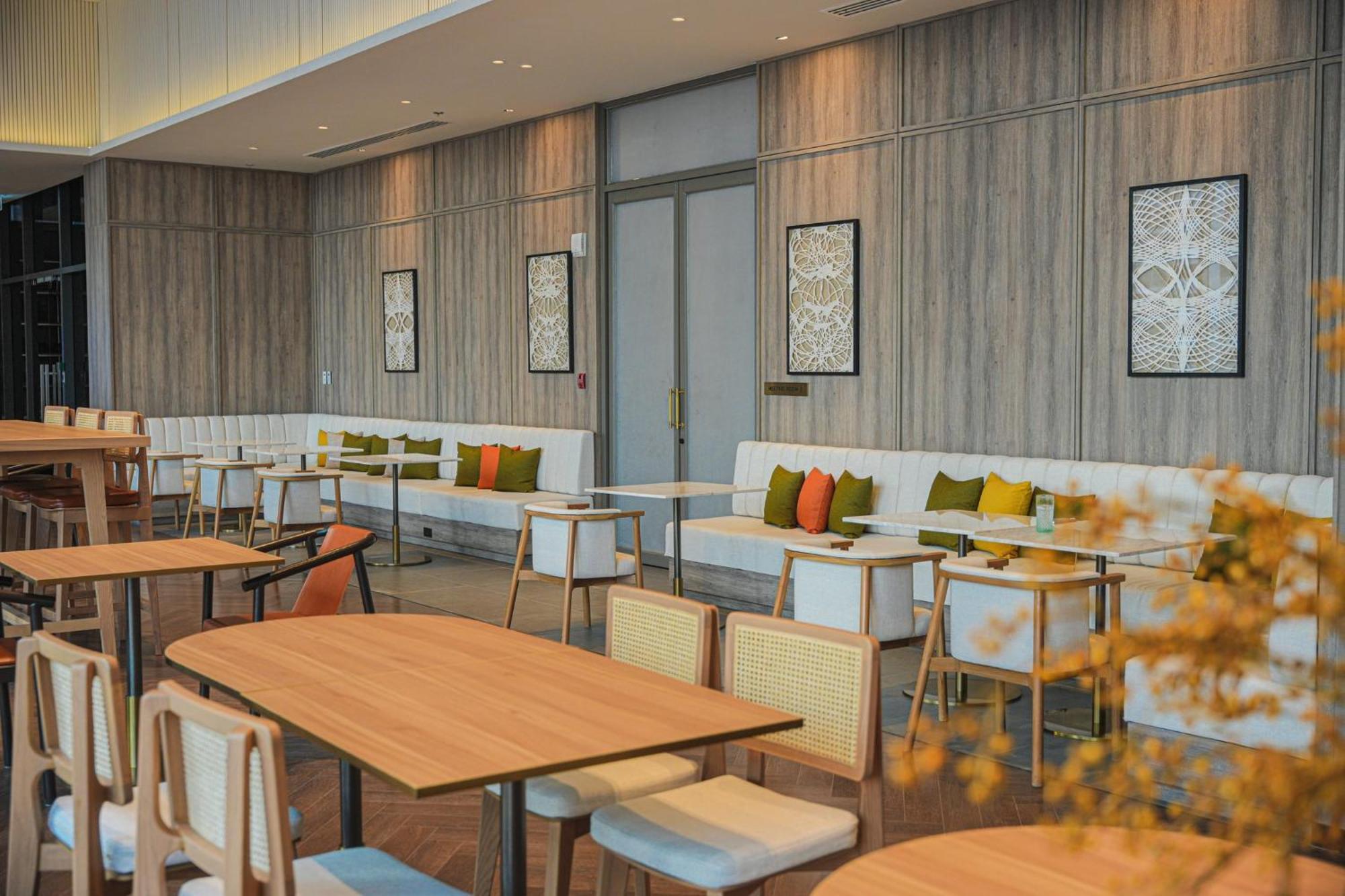 Staybridge Suites Bangkok Sukhumvit By Ihg Экстерьер фото